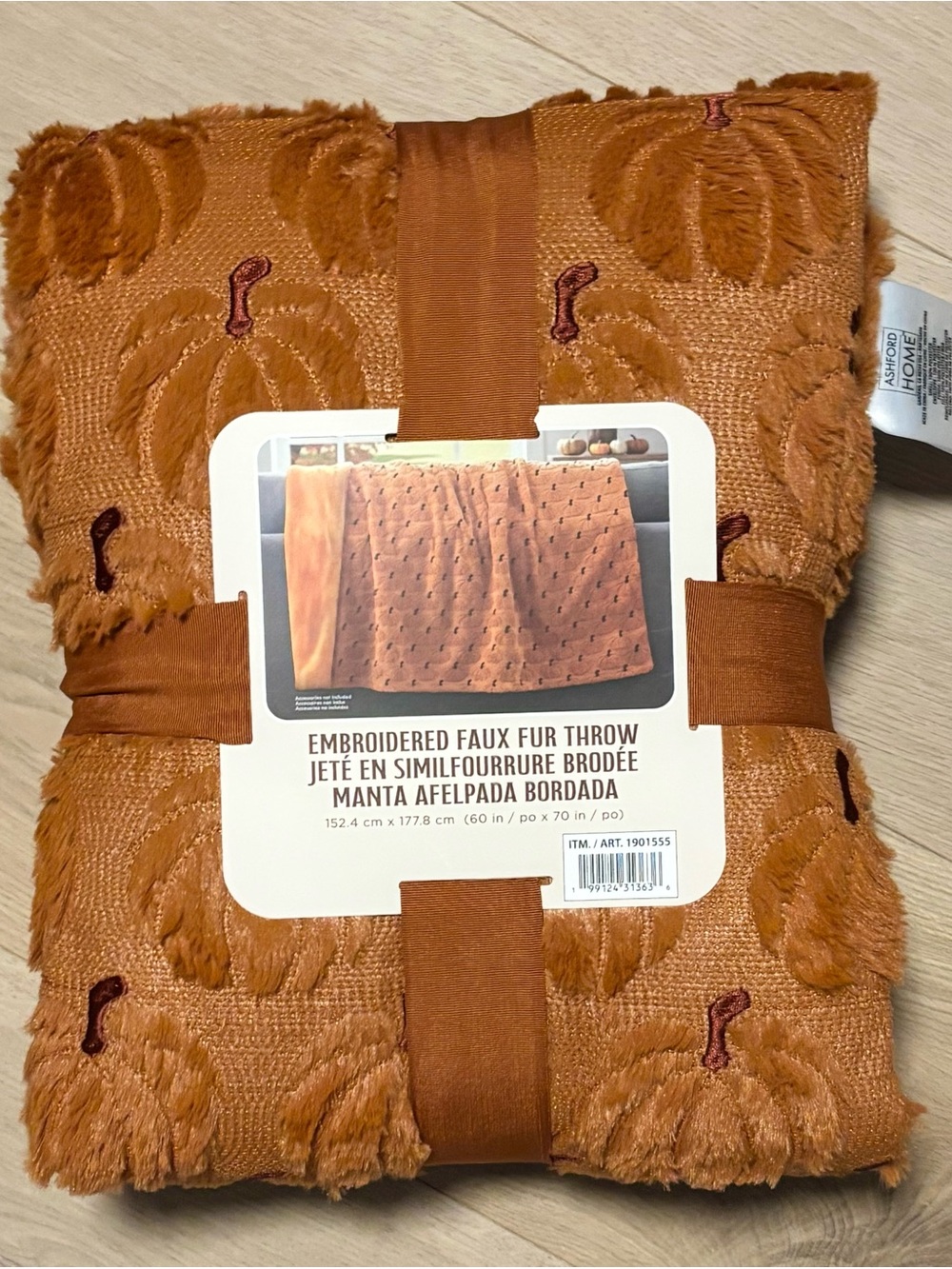 VIRAL TIK TOK COSTCO FAUX FUR HALLOWEEN FALL THROWS (2 Pc) GHOST, PUMPKIN *NWT - Picture 6 of 8